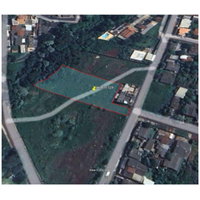 Terreno Urbano com 2.639m², formato irregular e declive