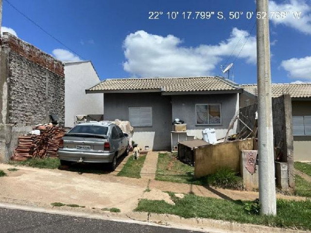 Casa com 2 quartos e 1 vaga em Marília/SP