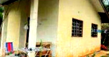 Casa padrão ocupada com 1 quarto, 1 banheiro e 32m² construída