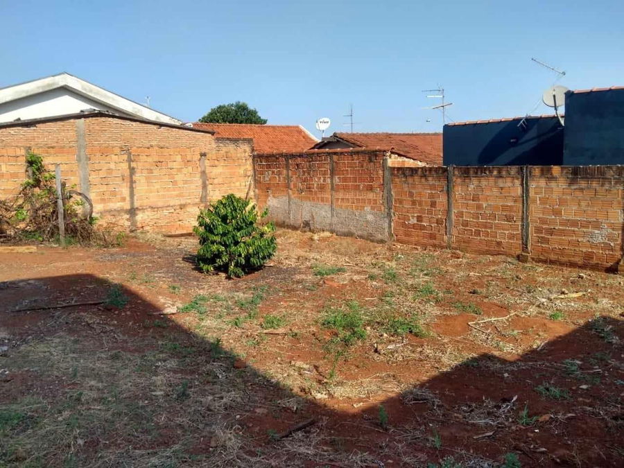 Casa com 2 Quartos e Garagem em Araraquara