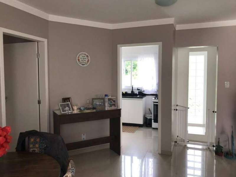 Casa 5 quartos, 2 banheiros, 225m², 2 vagas, ocupada