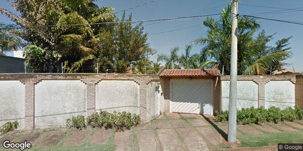Espaçoso Terreno com Residência de 112m² e Área Total de 1000m²
