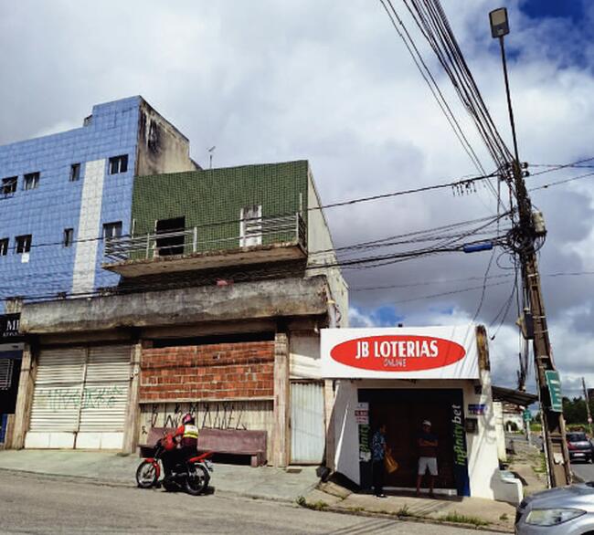 Terreno 131m² com Prédio de 3 Pavimentos e Frente de 10m
