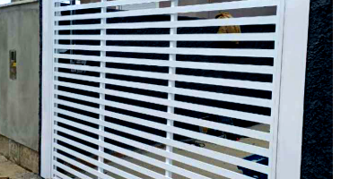 Conjunto de 4 Portões de Ferro e Alumínio