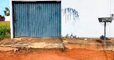 Casa com 2 quartos, 2 banheiros e 2 vagas