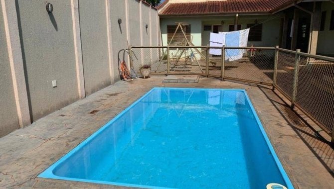 Casa com 3 quartos, 3 banheiros e 1 vaga de garagem