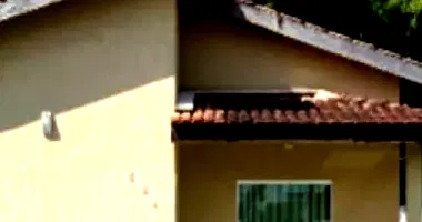 Casa com 2 quartos, 1 suíte, 1 vaga de garagem, 71,62m² construída, ocupada