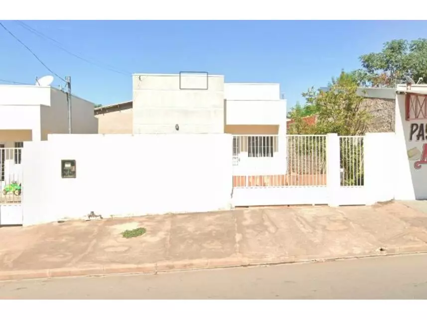 Casa com 2 quartos, 1 banheiro, 71,62m² construída, ocupada
