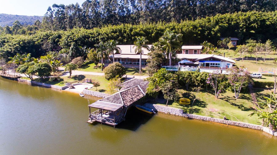 Fazenda São Gabriel com 9 suítes, piscina aquecida e pier privativo