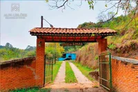 Sítio com 499m² Construída e 35.932m² Terreno em Atibaia