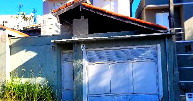 Casa com 93 m² em leilão