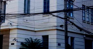 Prédio comercial com subsolo e 3 pavimentos, ocupado