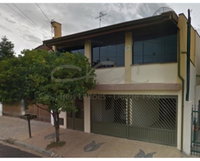 Casa espaçosa com 245m² na Rua Jorge Tibirica, 39