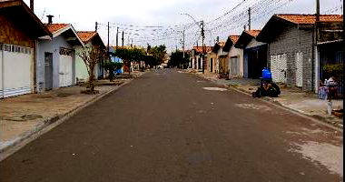 Casa com 2 quartos, 1 banheiro, 67,36m² construída, desocupada