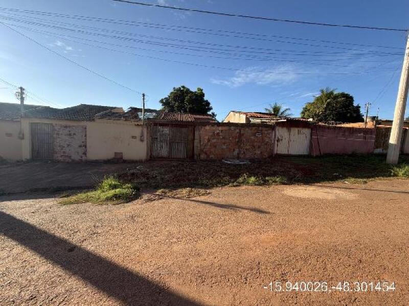 Casa com 2 quartos e 1 banheiro em Santo Antônio do Descoberto - GO