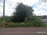 Terreno de 420m² com vegetação, ideal para investimento