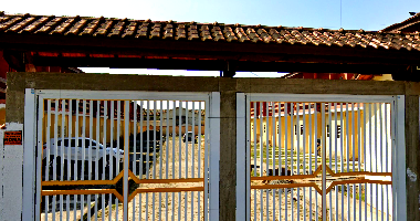 Sobrado em Terreno Amplo - Cibratel II