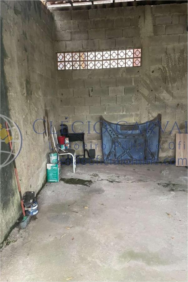 Casa com 192m², 3 quartos, 2 banheiros, desocupada