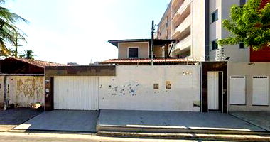 Casa com 316m² construídos em terreno de 495m²
