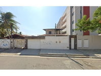 Casa com 316m² construídos em terreno de 495m²