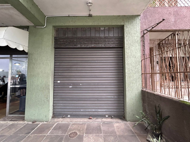 Loja comercial com 26,76m², desocupada, ideal para investimento