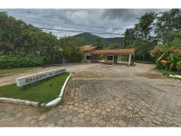 Casa com 6 quartos, piscina e churrasqueira em Ubatuba/SP