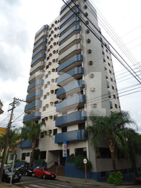 Apartamento desocupado com 3 quartos e 2 vagas no Edifício Mônaco