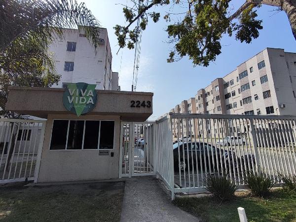 Apartamento com 2 Quartos e Área Privativa em Santa Cruz
