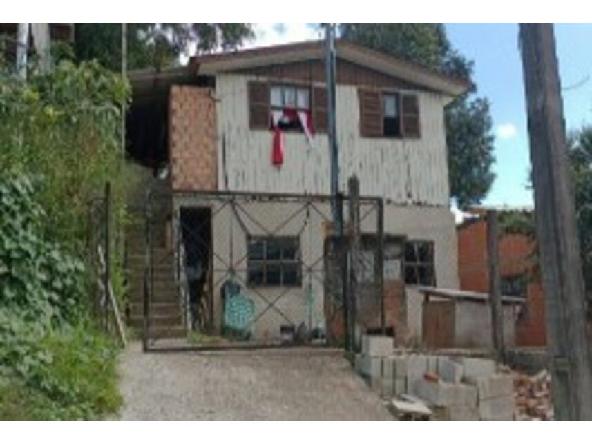 Casa em leilão com 3 quartos e 2 banheiros