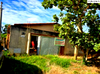 Casa com terreno de 360m², lote M, 1 banheiro, 2 quartos, desocupada