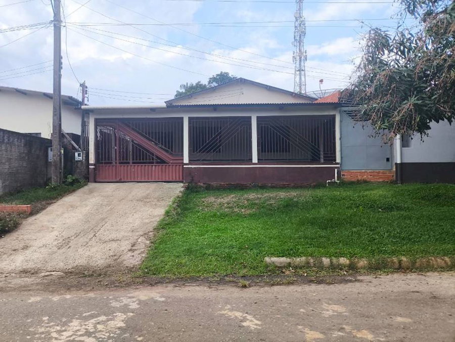 Casa 4 quartos, 3 banheiros, 173m² construída - Ocupada