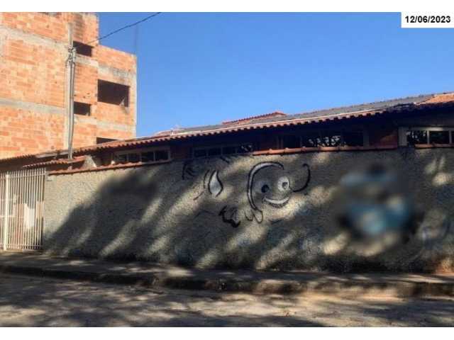 Imóvel Comercial com Piscina e Aquecimento Solar