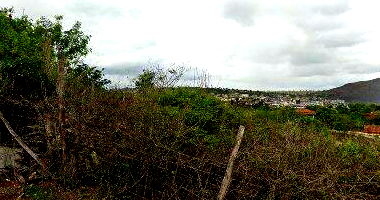 Terreno com 300m², lote 20, desocupado, ideal para construção