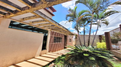 Casa com 3 quartos, 2 banheiros e 290 m² construída