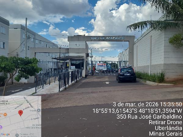 Apartamento com 2 quartos e vaga de garagem em condomínio