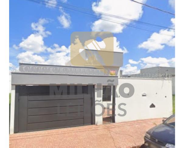 Casa com 2 quartos, 1 suíte e 4 vagas em Grand Ville