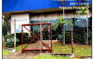Prédio comercial com 740 m² de área privativa