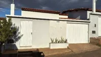 Casa ocupada com 3 quartos, 2 banheiros e 67,61 m²