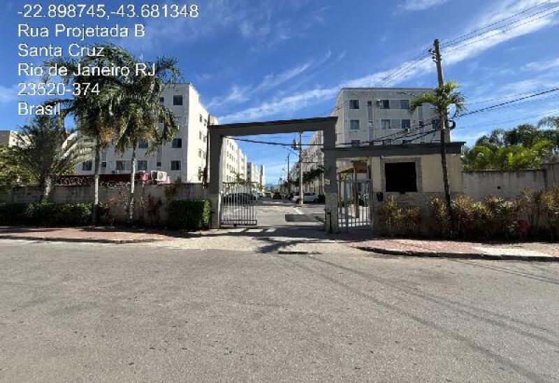 Apartamento com 2 Quartos e Vaga de Garagem em Condomínio