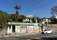 Imóvel com 3 residências e amplo terreno em Mauá/SP
