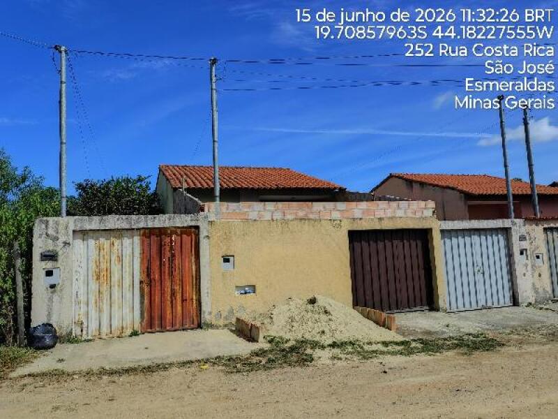 Casa com 2 Quartos e 1 Vaga em Condomínio