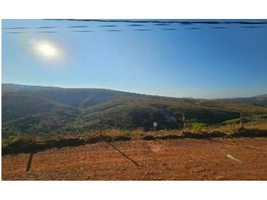 Terreno desocupado em Água Limpa com 726 m²