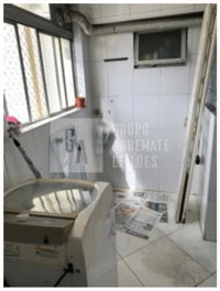 Apartamento com 3 quartos, 1 banheiro e 1 vaga de garagem