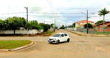 Terreno Urbano 450m² com Muro e Portão, Desocupado