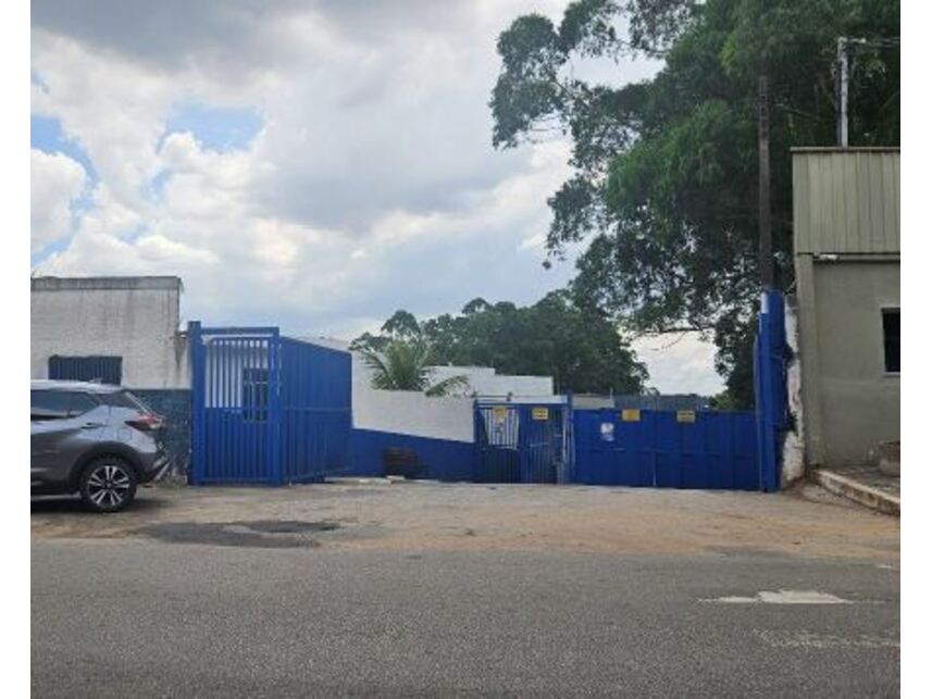 Galpão Industrial com 9.233m² construídos e 24.910m² de terreno