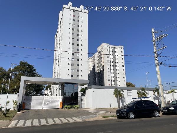 Apartamento com 2 quartos, 92,33m², 1 vaga