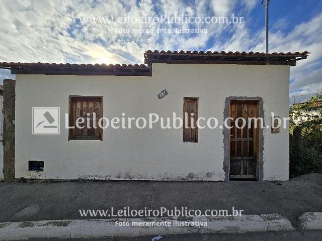 Casa com 2 quartos, banheiro, sala e cozinha, 49,59m² construída