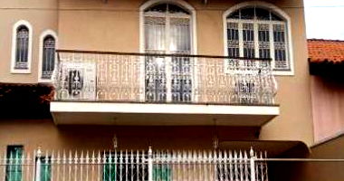 Casa com 4 Quartos e 2 Banheiros em Vila Valqueire