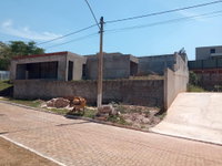 Casa com 565,42m², 3 quartos, 2 banheiros, desocupada