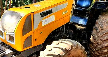 Trator de Pneus Valtra A850 Ano 2014 em Alpestre/RS